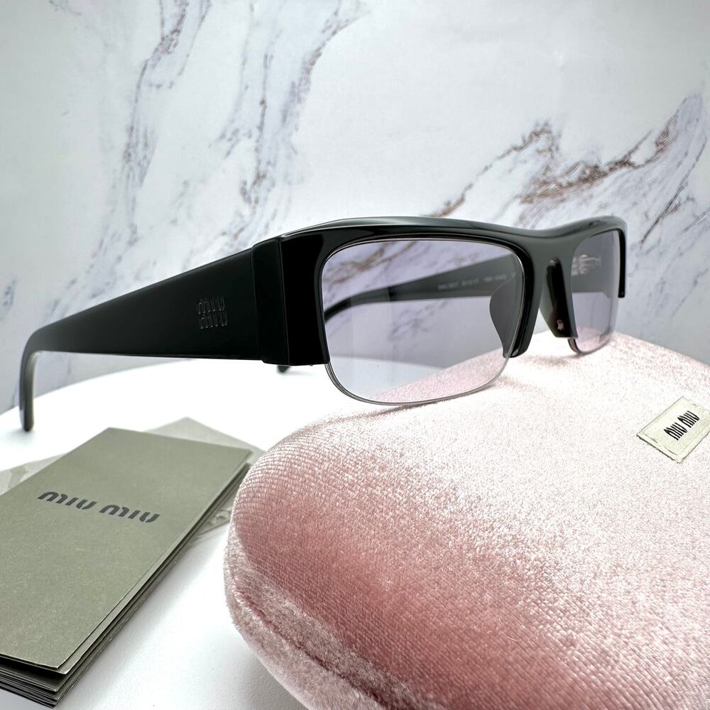 New MIU MIU Vedette Sunglasses Seen on Kylie Jenner - Picture 8 of 16